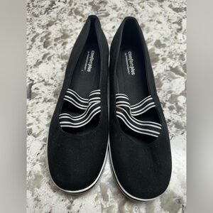 Comfort Plus by Predictions Women's Black Loafers